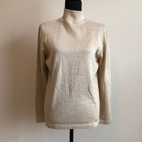 Beautiful Gold turtleneck sweater - Picture 2 of 5